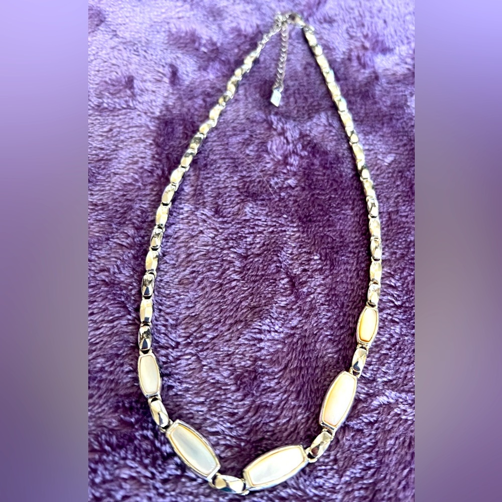 Silver chain with mother of Pearl necklace